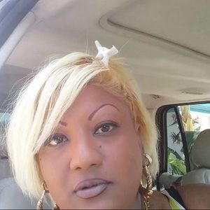 Meet your Posher, Chanelle